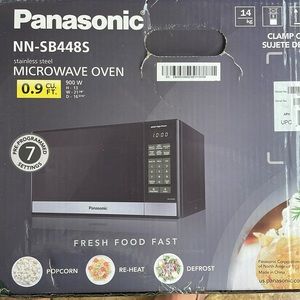 Panasonic microwave  Nb-sb448s 0.9 cu ft 900 watt nib